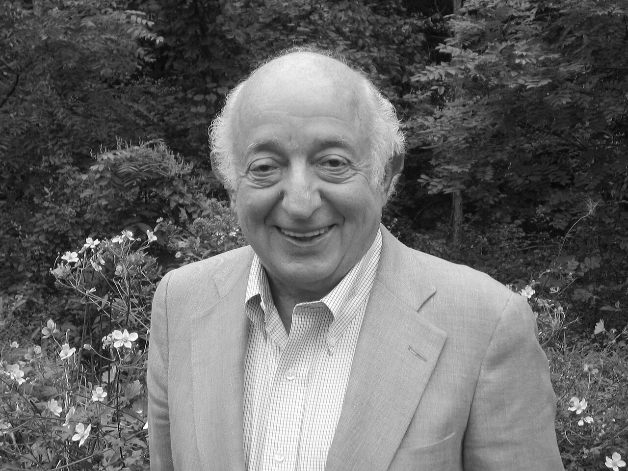 Kahn Net Worth: Kenneth Kahn Estimate, Sources, and Breakdown